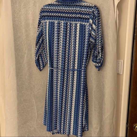 Knee-length Stretchy Patterned Shirt Dress - Picture 2 of 6